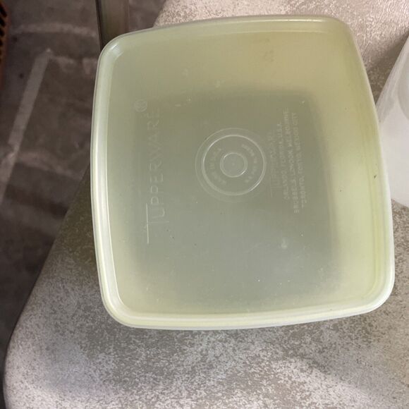 Set (3) VTG TUPPERWARE Freezer Containers # 311 #312 with Clear Lids - Picture 3 of 10